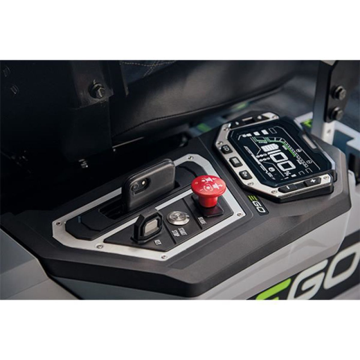 Tondeuse autoportée Z6 à volant, 107 cm coupe, braquage zéro + 4 batteries 2x 10Ah 2x 5Ah